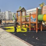 어린이놀이시설 탄성포장재 FUN-75 T75mm 포설 작업 모습