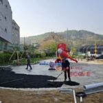 친환경 탄성포장재 보조탄성층 포설 작업 현장
